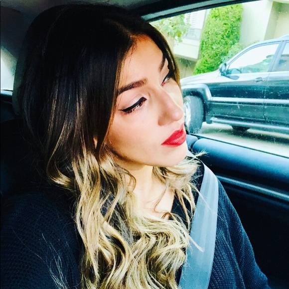 Meet your Posher, Karen-iliana - Picture 1 of 2